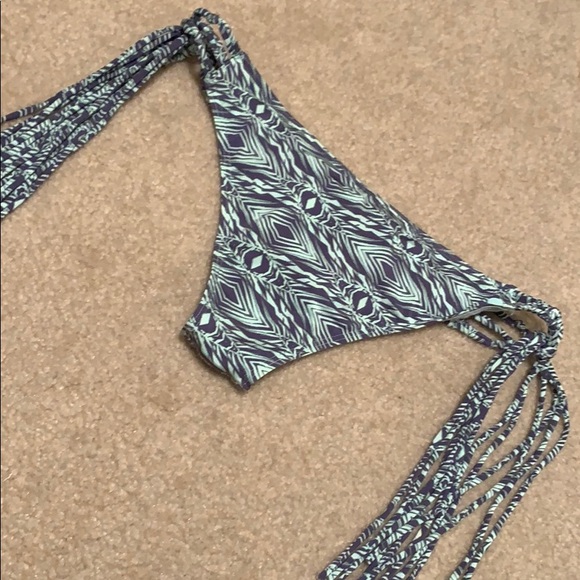 Volcom bikini bottom with string detailing - Picture 5 of 8